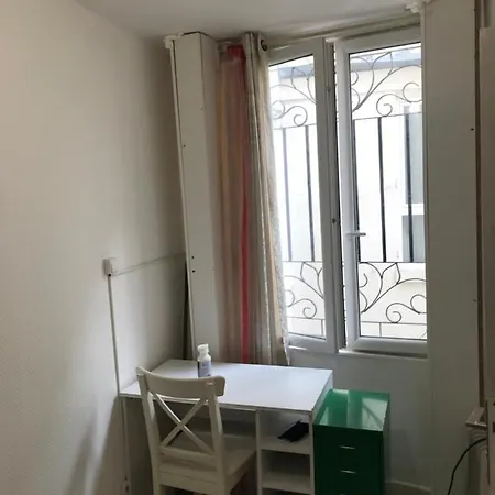 Voltaire 11 Apartment